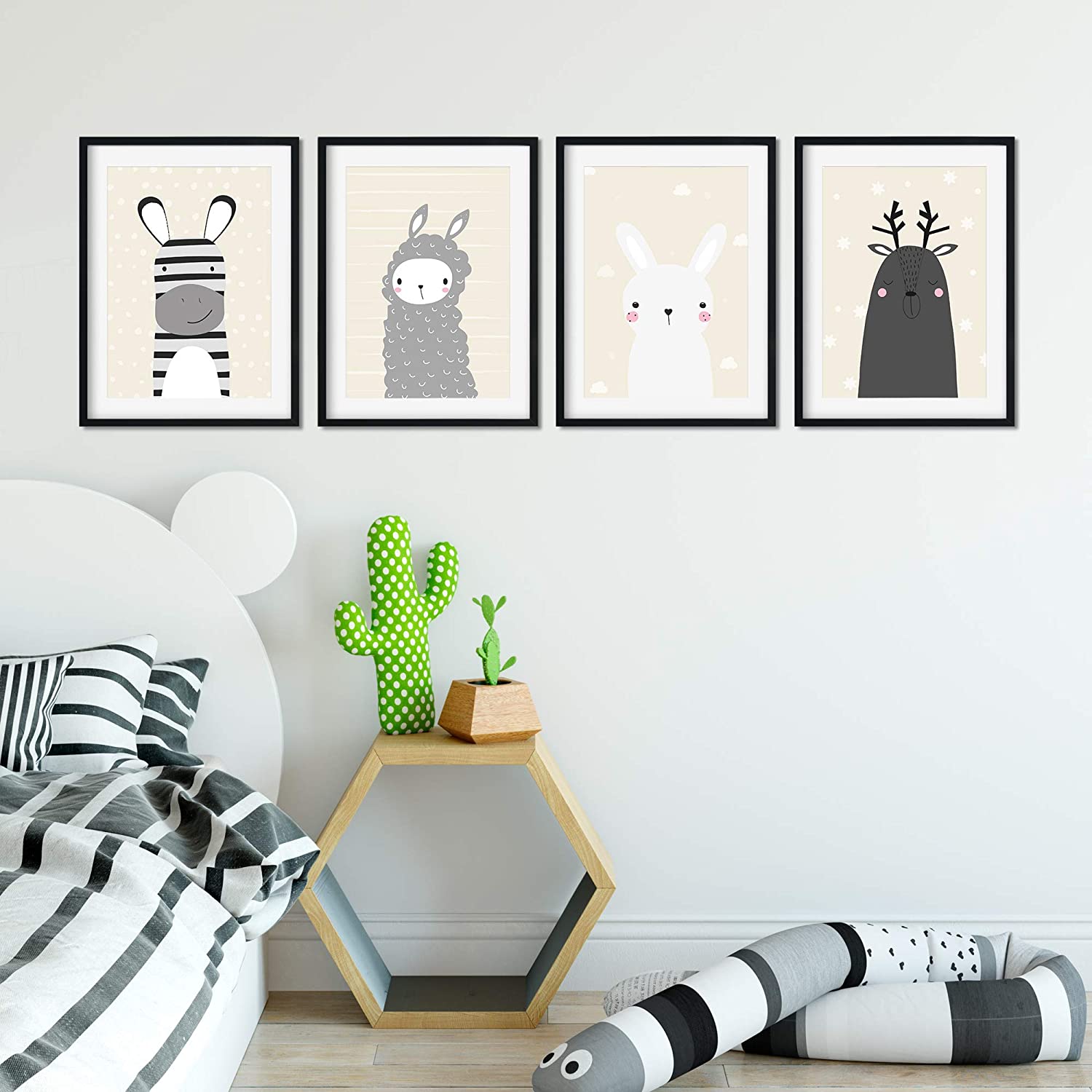 Golden Posters Poster Kinderzimmer 4er Set für Mädchen und Junge – Hase, Lama, REH und Zebra – Sand (DIN A4)