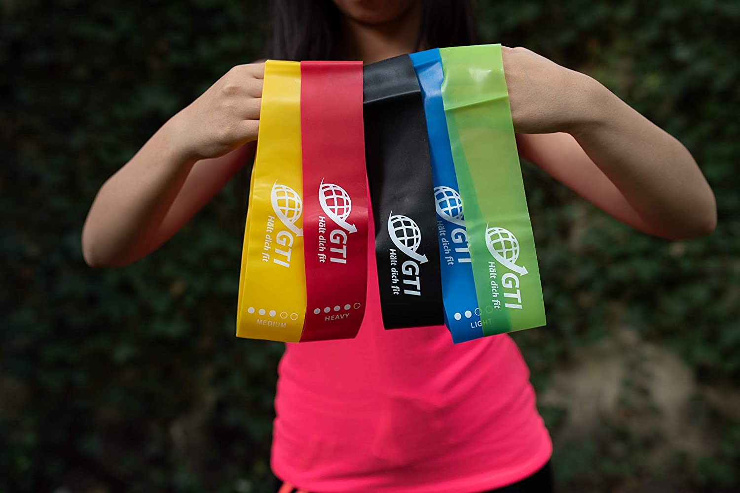 GTI Fitnessband, Gymnastikband, Widerstandsband 5er-Set mit Tragebeutel, Gymnastikband 100% Latex Theraband mit Übungsanleitung auf Deutsch, für Muskelaufbau, Yoga, Crossfit, Gymnastik usw.